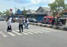 POLSEK DEPOK GELAR PATROLI ANTISIPASI TAWURAN PELAJAR DAN PH SIANG DI DEPAN SMK ULIL ALBAB
