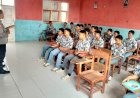 POLICE GO TO SCHOOL : Ps. Kanit Binmas Polsek Depok Laksanakan Binluh di SMK Ulil Albab