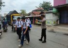 Dalam rangka peningkatan pelayanan prima kepada pengguna jalan, Polsek Gempol - Polresta Cirebon melaksanakan pengaturan arus lalu lintas dijalan pantura antisipasi kepadatan arus di pagi hari.