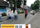 Dalam Rangka Pelayanan Polri Kepada Masyarakat, Personil Polsek Dukupuntang Melaksanakan Giat Rutin Pengaturan Lalu Lintas Di Pagi Hari