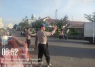 Antisipasi kemacetan, laka lantas, dan tawuran pelajar, Polsek Lemahabang atur lalu lintas di pertigaan Cipeujeuh pagi hari