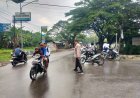 Keberadaan personil Kepolisian di lapangan sangat dirasakan oleh masyarakat yang akan berangkat sekolah maupun Aktifitas agar aman dan nyaman dalam perjalanan.