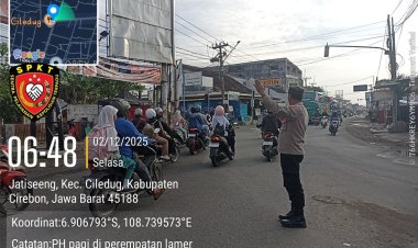 Kapolsek Pabuaran Polresta Cirebon Pimpin Gatur Pagi Atasi Macet