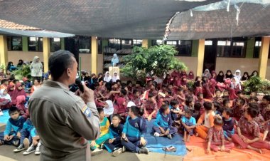 Polisi Polresta Cirebon Edukasi Pelajar SDN 1 Pamijahan Cegah Bullying