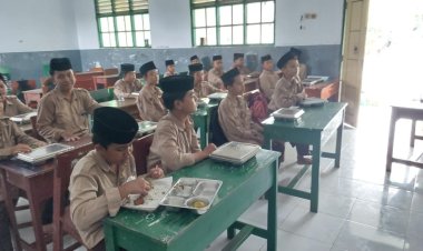 DUkung Program Pemerintah, Polsek Gempol Monitoring MBG