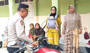 Kapolsek Arjawinangun Sambang Warga sampaikan pesan Kamtibmas serta sosialisasi layanan 110.