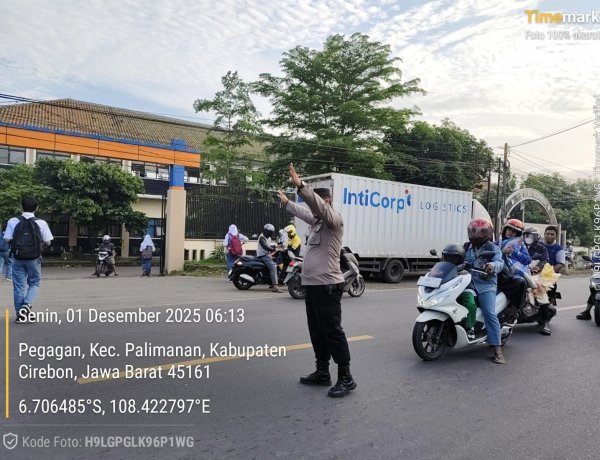 ‎Untuk memastikan pelayanan yang optimal bagi para pengguna jalan, Polsek Gempol - Polresta Cirebon telah melakukan pengaturan arus lalu lintas di jalan pantura dalam rangka mengantisipasi kepadatan arus kendaraan yang sering terjadi pada waktu pagi hari