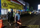 Pos Pam Palimanan Nataru 2025–2026 Sampaikan Imbauan Kamtibmas kepada Warga di Alun-Alun Palimanan