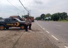 Polsek Arjawinangun patroli siang berikan rasa aman kepada masyarakat yang melintas di Jalur By. Pass Rawagatel.
