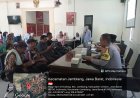 Bhabinkamtibmas Desa Orimalang Polsek Klangenan Polresta Cirebon Hadiri Giat Musyawarah Masyarakat Desa ( MMD )