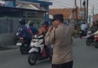 Polsek Pabedilan Polresta Cirebon Laksanakan Pengaturan Lalu Lintas di Pertigaan Sidaresmi