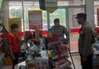 Polsek Pangenan Polresta Cirebon Laksanakan Patroli Dialogis dan Berikan Imbauan Kamtibmas di Minimarket