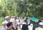 Kapolsek Talun Hadiri Pemakaman KH Zaenal Asikin Tokoh Agama Ponpes Maharesi Siddiq