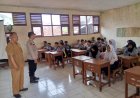 Polsek Sedong melaksanakan program "Police goes to school" Pembinaan dan Penyuluhan di SMPN 1 Sedong.