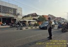 Pengaturan Lalu Lintas Pagi Polsek Plered, Amankan Jalur Pantura Palimanan–Cirebon di Depan Sekolah