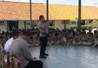 Police go to school Kapolsek Gebang Polresta Cirebon Berikan Himbauan di SMPN  2 Gebang