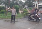 Berikan Pelayanan Pagi Hari, Polsek Gegesik Laksanakan Pengaturan Lalu Lintas di Depan SMPN 3 Gegesik