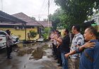 Kapolsek Ciwaringin Pimpin Apel Pagi Tekankan Pentingnya menjaga kondusifitas keamanan di wilayah hukum Polsek Ciwaringin, 