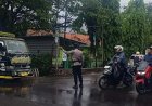 Keberadaan personil Kepolisian di lapangan sangat dirasakan oleh masyarakat yang akan beraktifitas agar aman dan nyaman dalam perjalanan.