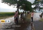 Polsek Gegesik Laksanakan Pengaturan Lalu Lintas Pagi di Lokasi Banjir Luapan Sungai Sriganala