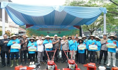 Jaga Swasembada Pangan, Polda Jabar Gandeng  Petani Tanam Jagung di Lahan 750 Hektar