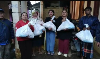 Warga Korban Longsor Pasirlangu Cisarua Ungkapkan Rasa Syukur dan Terima Kasih Kepada Kapolda Jabar Atas Bantuan Sosial Yang Diberikan