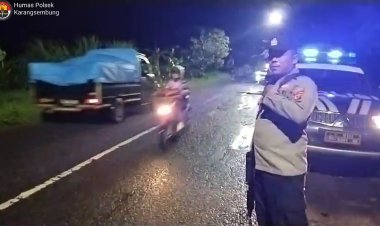 Polsek karangsembung laksanakan patroli  malam hari di jalan raya karangmalang kecamatan karangsembung wujud kepedulian polri terhadap keamanan masyarakat.