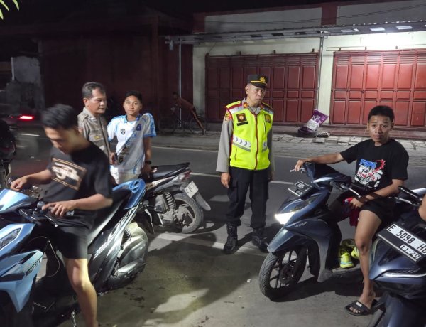 Untuk memberikan Rasa aman dan nyaman kepada Masyarakat Polsek Gegesik Laksanakan Giat Patroli malam Hari.
