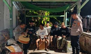 Polsek Waled Polresta Cirebon Rutin Patroli Sambang Satkamling, Jaga Kamtibmas Desa Waled Asem