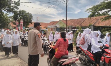 PH Pagi, Polsek Susukan Lebak Berikan Pelayanan Prima di Depan SMPN 2 Susukan Lebak