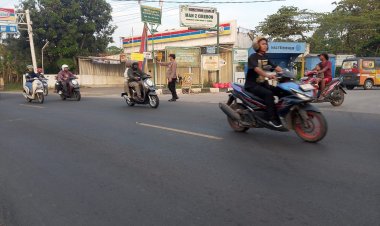 Polsek Ciwaringin Polresta Cirebon Berikan Pelayanan Prima Pagi Hari, Wujudkan Kamseltibcarlantas di Titik Rawan Laka